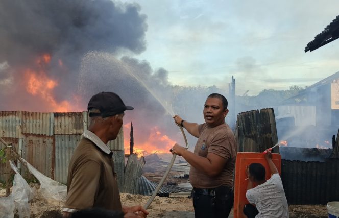 
					Kolaborasi Warga, Polisi dan Pemerintah Atasi Kebakaran di Kecamatan Singingi