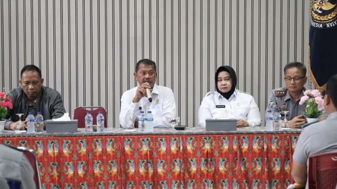 
					Tiba di Nabire, Dirjenpas Langsung Sambangi Petugas Lapas yang Terluka