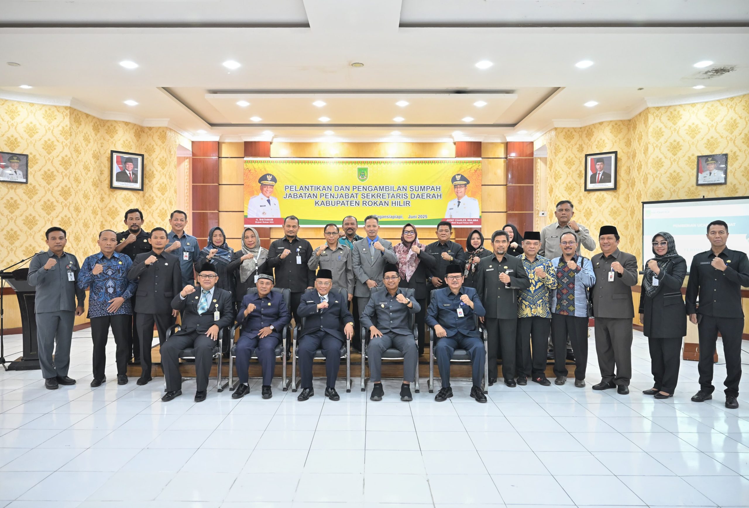 Resmi Dilantikl Jadi PJ Sekda, Asisten Bupati Ferry H Parya Jadi Pejabat Baru