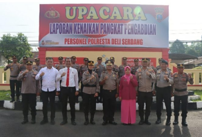 
					Terima Kenaikan Pangkat Pengabdian Menjadi Kompol, AKP H. Edianto di Polresta Deli Serdang