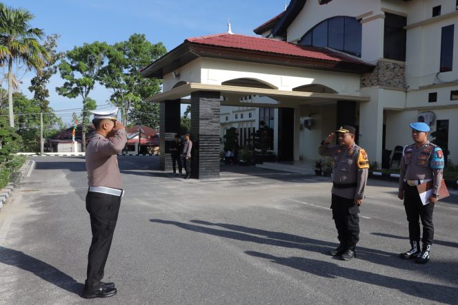 
					Operasi Patuh LK 2025, Kapolres Rohil Pimpin Apel Gelar Pasukan