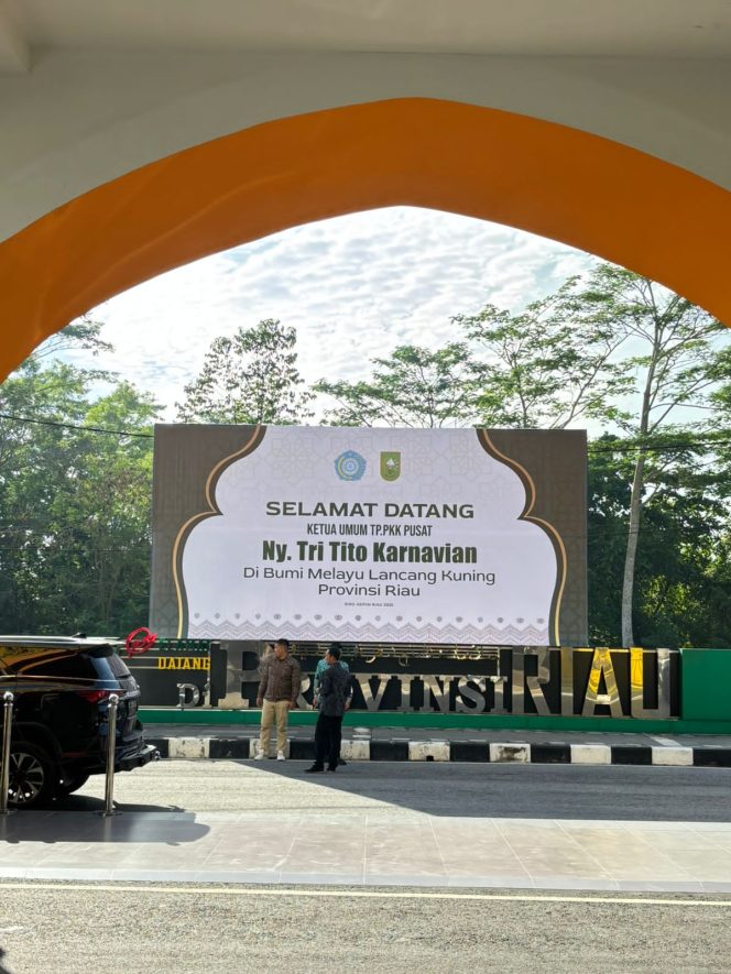 
					Ketua Umum TP-PKK Rohil, Hadiri Serangkaian Kegiatan di Kabupaten Siak