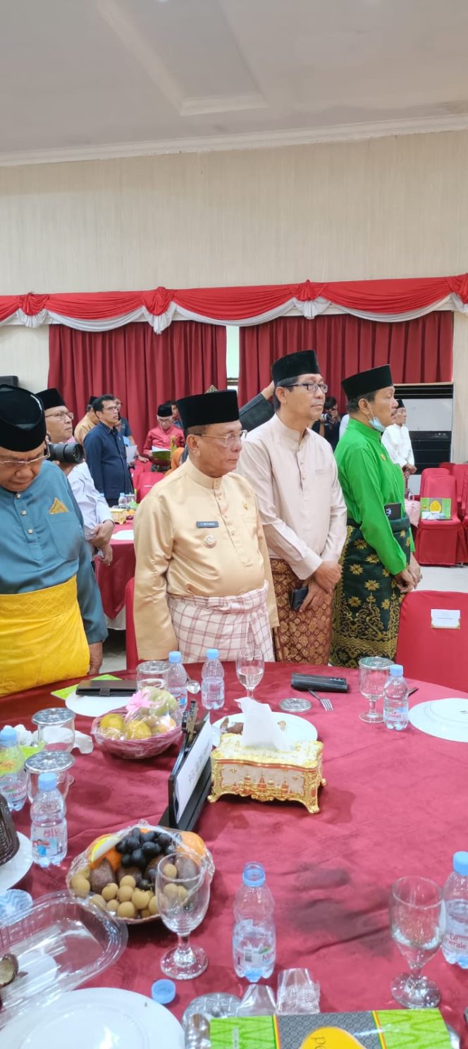 
					Perkuat Marwah, Bupati Rohil Hadiri Pengukuhan Pengurus FKPMR Melayu Riau