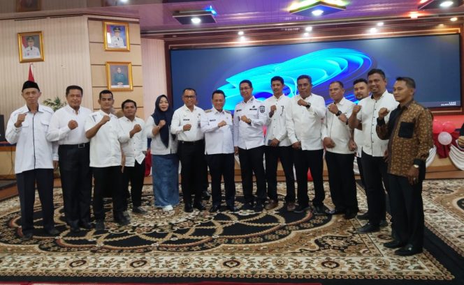 
					Bupati Rohil dan Forkopimda Ikuti Zoom Meeting Koperasi Merah Putih