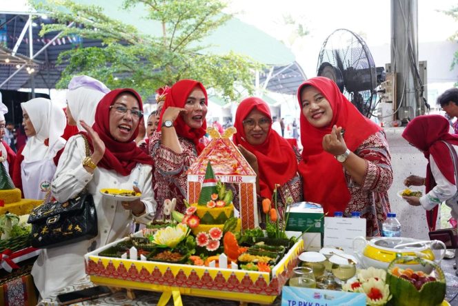 
					Rohil Raih Juara II Tingkat Provinsi Riau, Saat Lomba Menghias Tumpeng