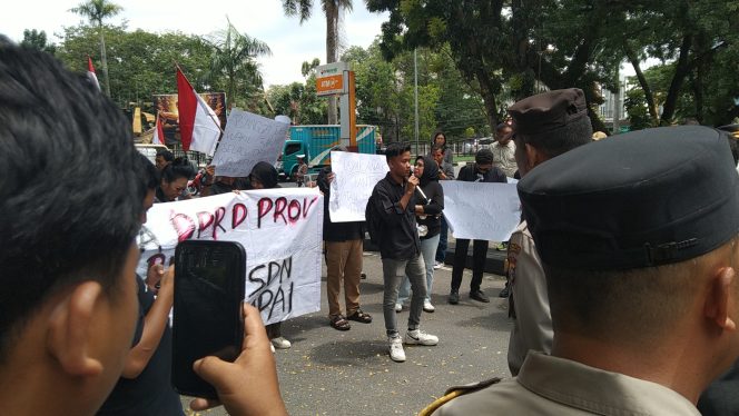 
					module: j; 
hw-remosaic: 0; 
touch: (0.3090278, 0.3090278); 
modeInfo: ; 
sceneMode: Auto; 
cct_value: 0; 
AI_Scene: (-1, -1); 
aec_lux: 135.68094; 
hist255: 0.0; 
hist252~255: 0.0; 
hist0~15: 0.0;