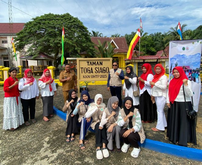
					Berkontribusi Nyata Untuk Masyarakat, Mahasiswa KKN Universitas Hang Tuah Pekanbaru Bangun Taman Tanaman Obat Di Desa Sialang Godang Pelalawan