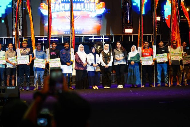 
					Mahasiswa KKN Universitas Abdurab Meriahkan Pacu Jalur 2025, Bersama Tim Selendang Putih Rano Biso