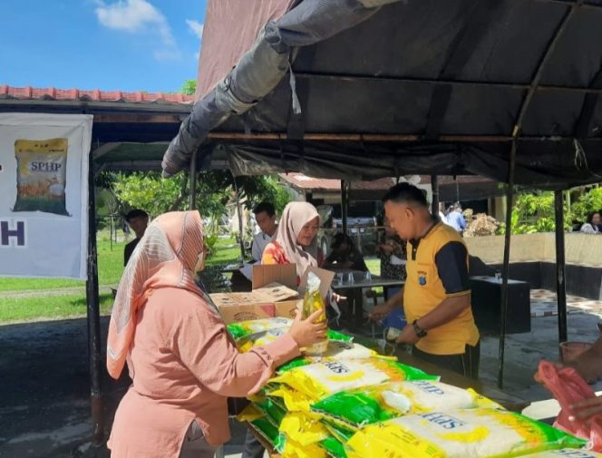 
					Demi Stabilitas Harga Beras ,Kapolsek Labuhan Ruku Gelar Gerakan Pangan Murah