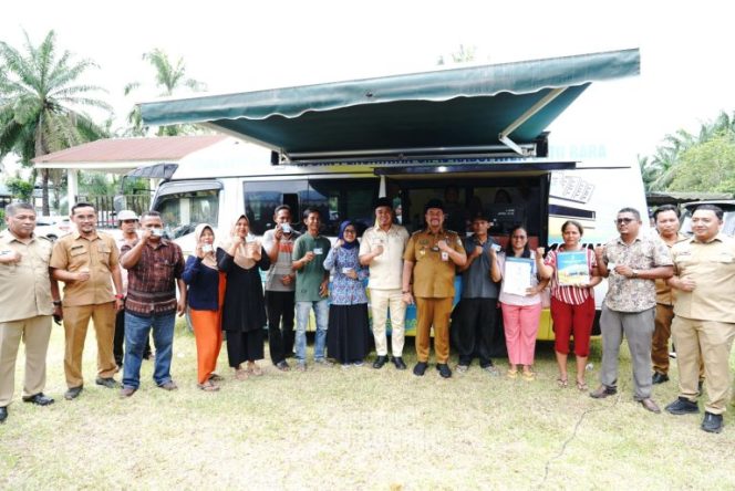 
					Bupati dan Wabup Cek Kesehatan, Saat Berlayar di Kecamatan Datuk Tanah Datar,