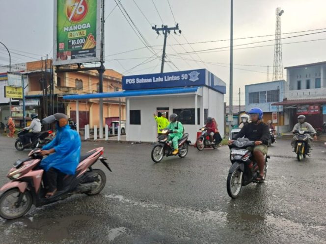 
					Titik Kemacetan dan Rawan laka, Satlantas Polres Batu Bara Gelar Pengaturan Lalu lintas