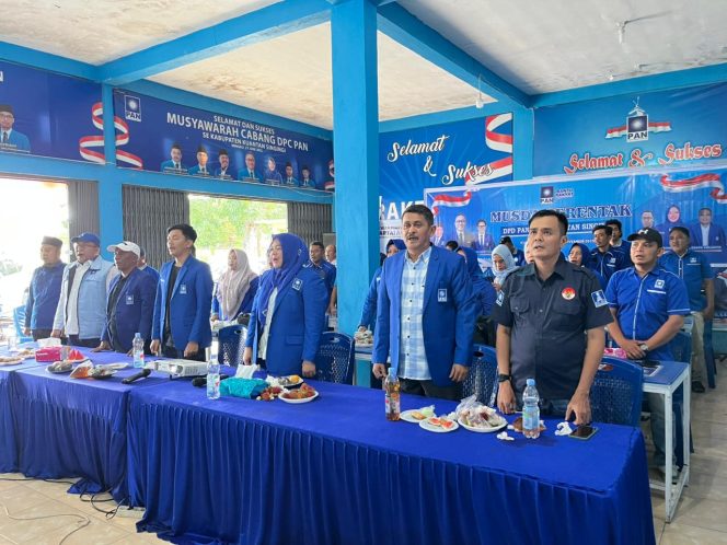 
					Komperensi Kembali Nahkodai DPD PAN Kuansing, Targetkan Masuk Tiga Besar di Daerah