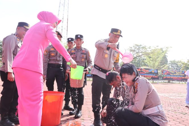 
					Kenaikan Pangkat 83 Personel Periode 1 Januari 2026, Polres Rokan Hilir Gelar Upacara