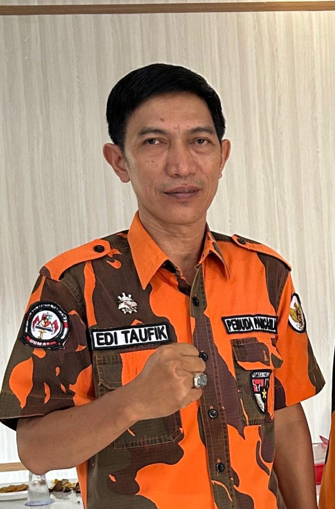 
					Ketua PAC PP Dumai Timur Dengan Tegas Berkomitmen Dukung POLRI Tetap Berada Di Bawah Presiden
