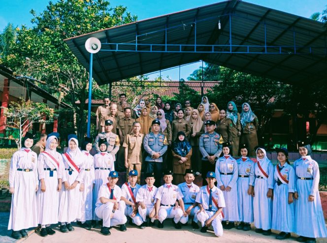 
					Jadi Pembina Upacara, Mewakili Kapolsek Sampaikan Himbauan Pada Siswa di SMPN 02 Balai Jaya