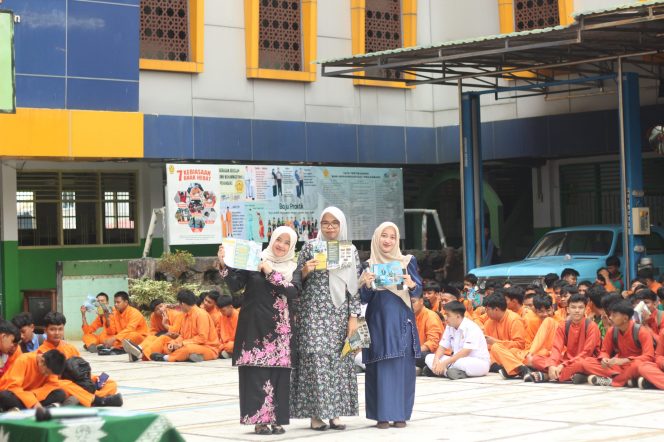 
					Membangun Motivasi Siswa: Mahasiswa PLP UMRI Berbagi Inspirasi Perkuliahan di SMK Muhammadiyah 1 Pekanbaru