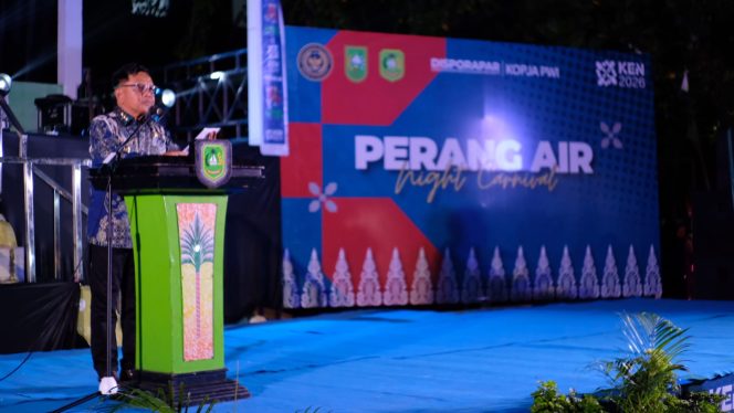 
					Pengunjung di Kepulauan Meranti Capai 20 Ribu Orang, Perang Air Night Carnival 2026 Berlangsung Meriah