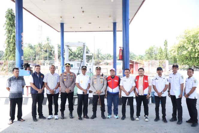 
					Cegah Panic Buying, Kapolres Rohil dan Wakil Bupati Pastikan Stok BBM dan LPG Aman