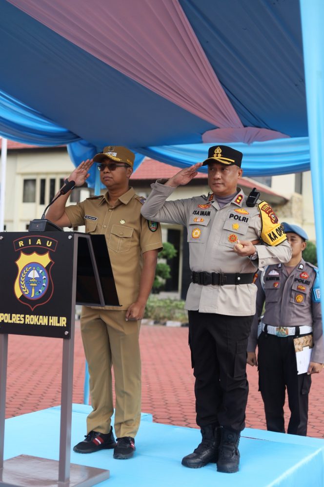 
					Momen Langka Kapolres dan Wabup Rohil  Pimpin Gelar Pasukan, Sinergi Penuh Jelang Operasi Ketupat 2026