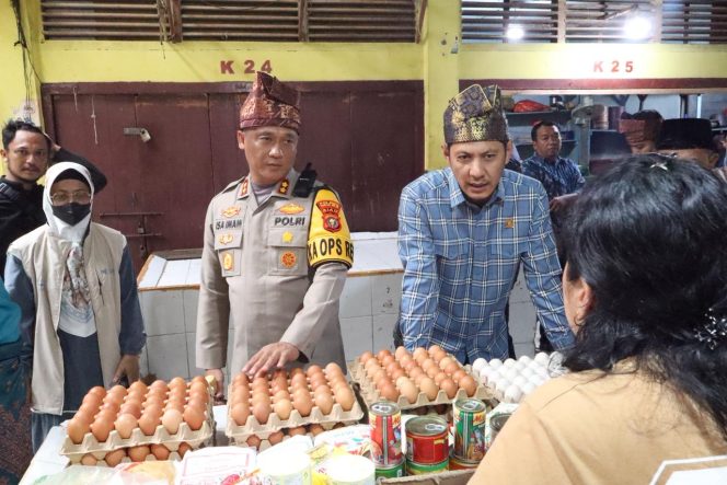 
					Stok Aman Harga Stabil Hasil Pengecekan Langsung Kapolres, Wabup dan DPRD Rohil di Pasar Datuk Rubia