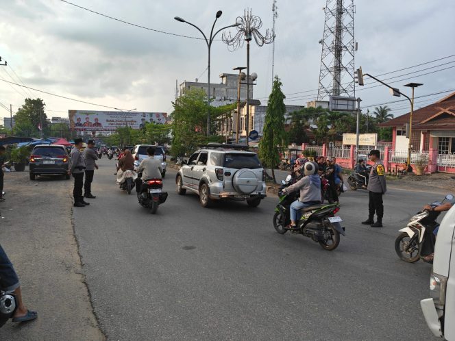
					Amankan Pasar Tumpah Ramadhan di Bagan Batu, Polsek Bagan Sinembah: Lalu Lintas Terjaga Kondusif