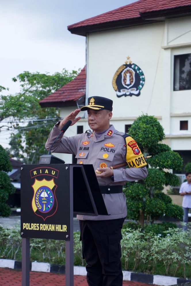 
					Patroli Skala Besar Gabungan, Kapolres Rohil Pimpin Apel Kesiapsiagaan: Lanjutkan Pengamanan Malam Takbiran
