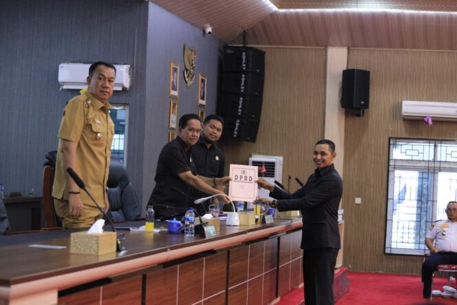 
					Fraksi Soroti dan Serukan Perubahan Nyata, DPRD Meranti Bedah LKPJ 2025