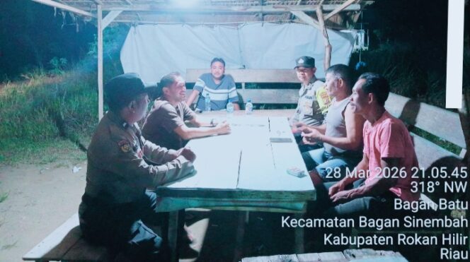 
					Patroli Malam Sat Kamling, Polsek Bagan Sinembah Pastikan Kamtibmas Tetap Aman dan Kondusif