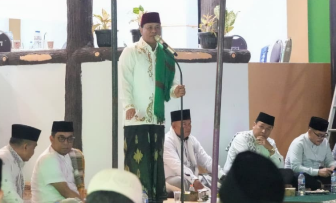 
					Safari Ramadan di Inuman, Bupati Suhardiman: Ponpes Imam Saleh Berperan Penting Menampung Anak Yatim dan Kaum Dhuafa di Kuansing