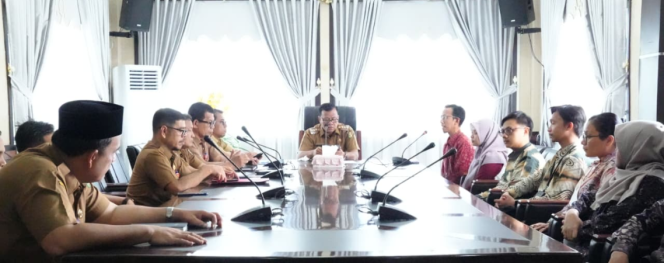 
					Menuju Tata Kelola Keuangan yang Transparan, Bupati Kuansing Gelar Exit Meeting Pemeriksaan Interim LKPD 2025 Bersama BPK