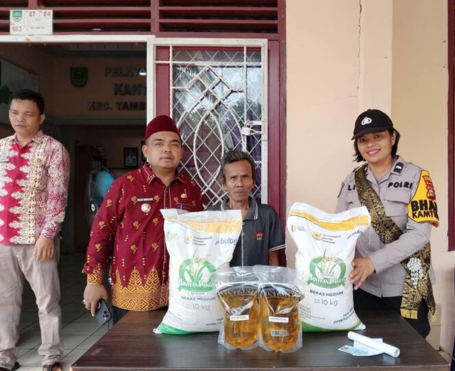 
					256 KK Warga Desa Batas Tambusai Terima Bantuan Pangan dari Pemerintah