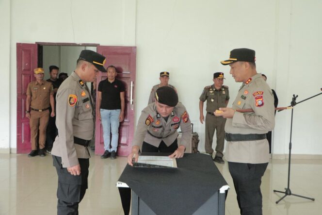 
					Tegaskan komitmen Berantas Narkoba, Kapolres Rohil Lantik Kapolsek Panipahan Yang Baru