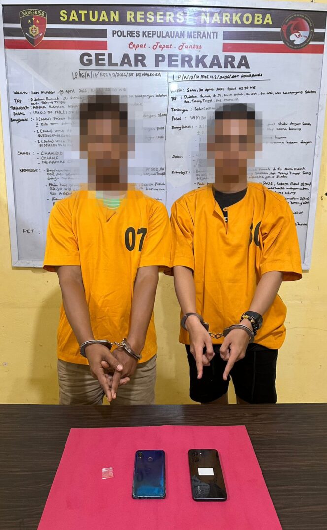 
					Nekat Buang Sabu Aksi Berhasil di Gagalkan Polisi, Dua Orang Pria Diamankan