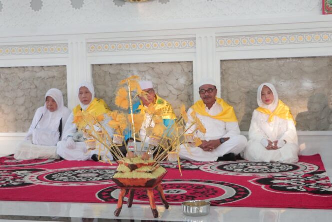 
					Kapolres dan Wakil Bupati Rohil Bersatu dalam Doa, Lepas Keberangkatan Haji dengan Haru dan Hormat