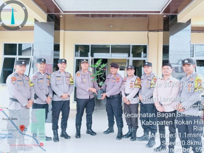 
					Hebat! Kapolsek Bagan Sinembah Ubah Tradisi Ultah Jadi Gerakan Tanam Pohon
