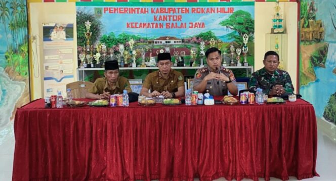 
					Cooling System Perkuat Sinergitas, Kapolsek Bagan Sinembah Jaga Kamtibmas Agar Kondusif