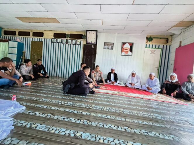 
					Cooling System di Kediaman Ulama Panipahan, Dir Polairud, Wadir Binmas Polda Riau Kunjungi Polres Rohil