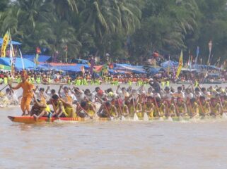 Kemegahan Tradisi Pacu Jalur di Kuantan Singingi