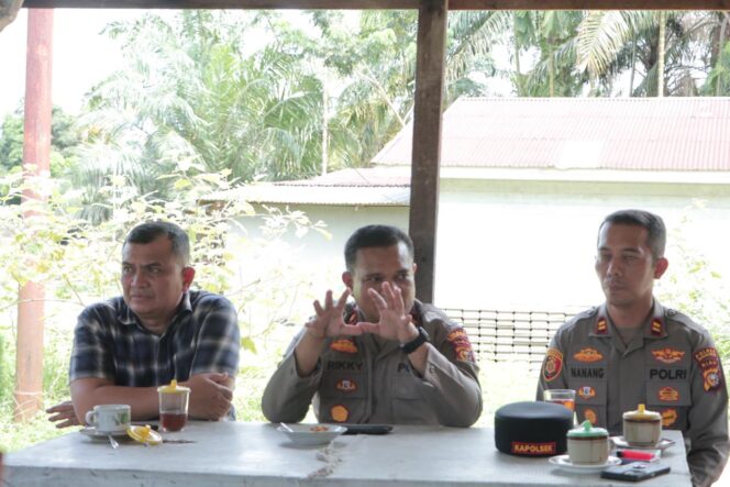 
					Wakapolres Turun Tangan “Cooling System” di Rantau Kopar, Redam Spontanitas Amuk Warga yang Geram ke Rumah Bandar