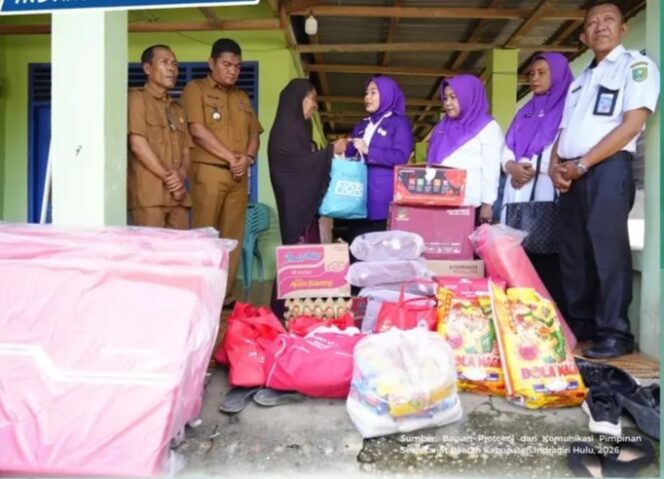 
					Bunda Paud Suci Rahmiani, Kunjungi Korban Kebakaran Rumah Salah Seorang Warga