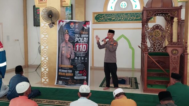 
					Layanan Call Center Polri 110, Kapolsek Rantau Kopar Sosialisasi di Masjid Raya An-Nur