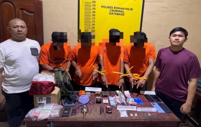 
					BREAKING: Polsek Bangko Pusako Sita Sabu 43,3 Gram & Ratusan Amunisi! Jaringan Besar Terbongkar?