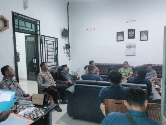 
					Cegah Potensi Konflik Lahan, Polsek Sinembah Fasilitasi Pertemuan di Kecamatan Balai Jaya