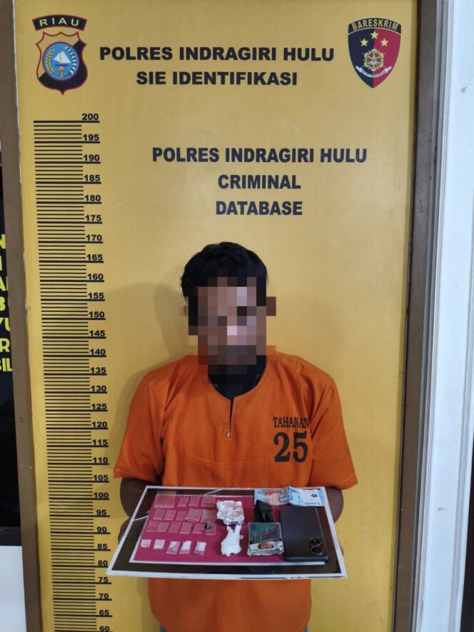 
					Polisi Bekuk Seorang Pelaku, Tindak Pdana Penyalahgunaan Narkoba Didesa Lambang