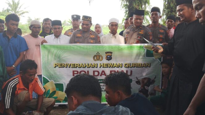 
					Dari Kapolda Riau untuk Warga Bagan Cempedak: Wakapolres Langsung Hadiri Pemotongan Hewan Qurban