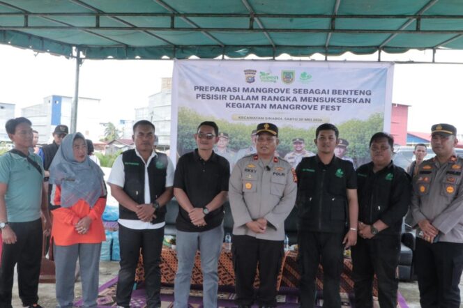 
					Benteng Pesisir di Sinaboi, Polres Rohil Gelar Preparasi Mangrove Dukung Green Policing Polda Riau