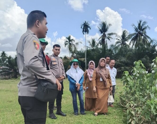 
					Dukung Program Ketahanan Pangan, Polsek Cerenti Tinjau Kesiapan Lahan 6 Hektar di Desa Pulau Bayur