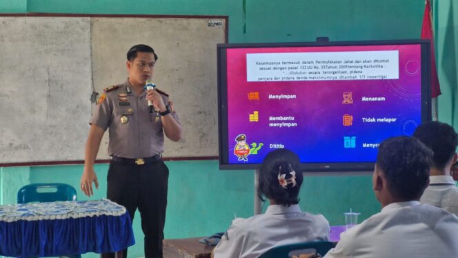 
					Ciptakan Generasi Anti Narkoba, Kapolsek Beri Edukasi di SMA Swasta Pembagunan Bagan Batu