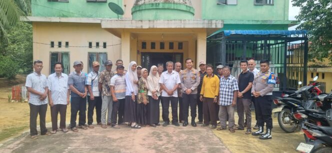 
					FGD dan Cooling System Bersama Penghulu, Tokoh Masyarakat Basira Perkuat Sinergi Jaga Kamtibmas dan Cegah Narkoba