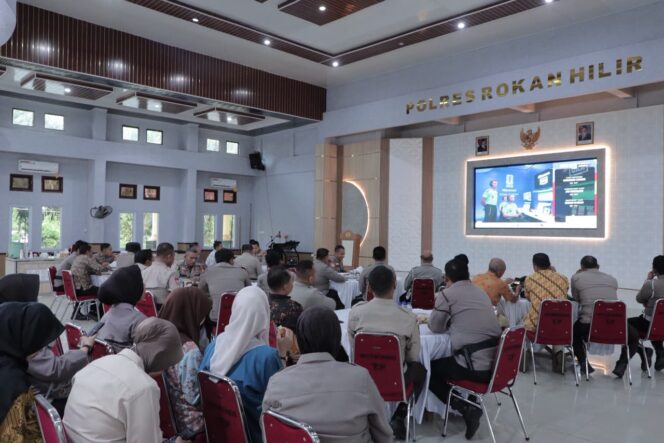 
					Polres Rohil Gelar Nonton Bareng, Laga Piala Dunia FIFA 2026